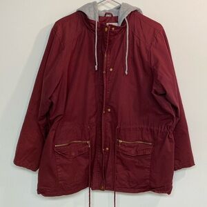 Outer Edge brand. Women’s winter jacket. Size: 2XL. Color: Maroon